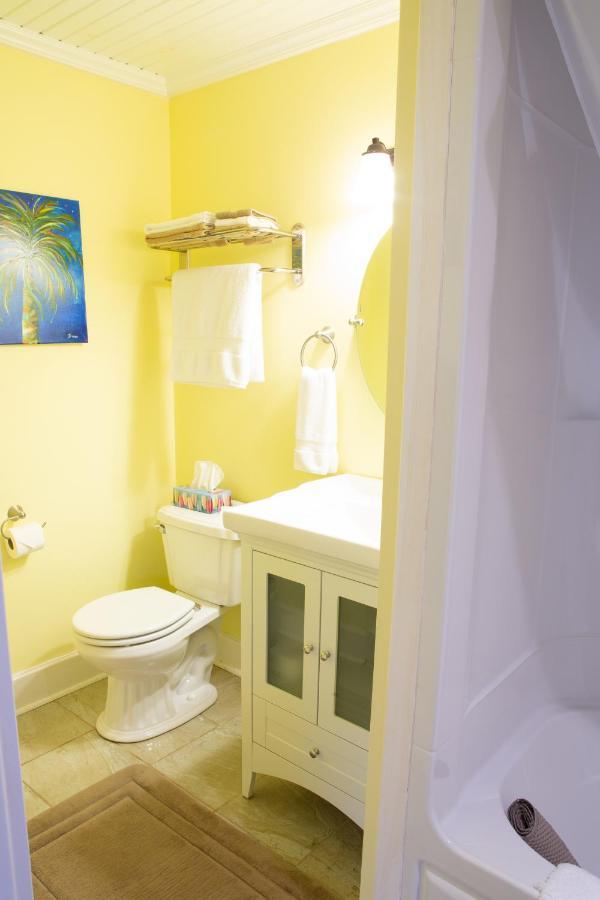 Abbie'S Garden Bed & Breakfast Grand Bank エクステリア 写真