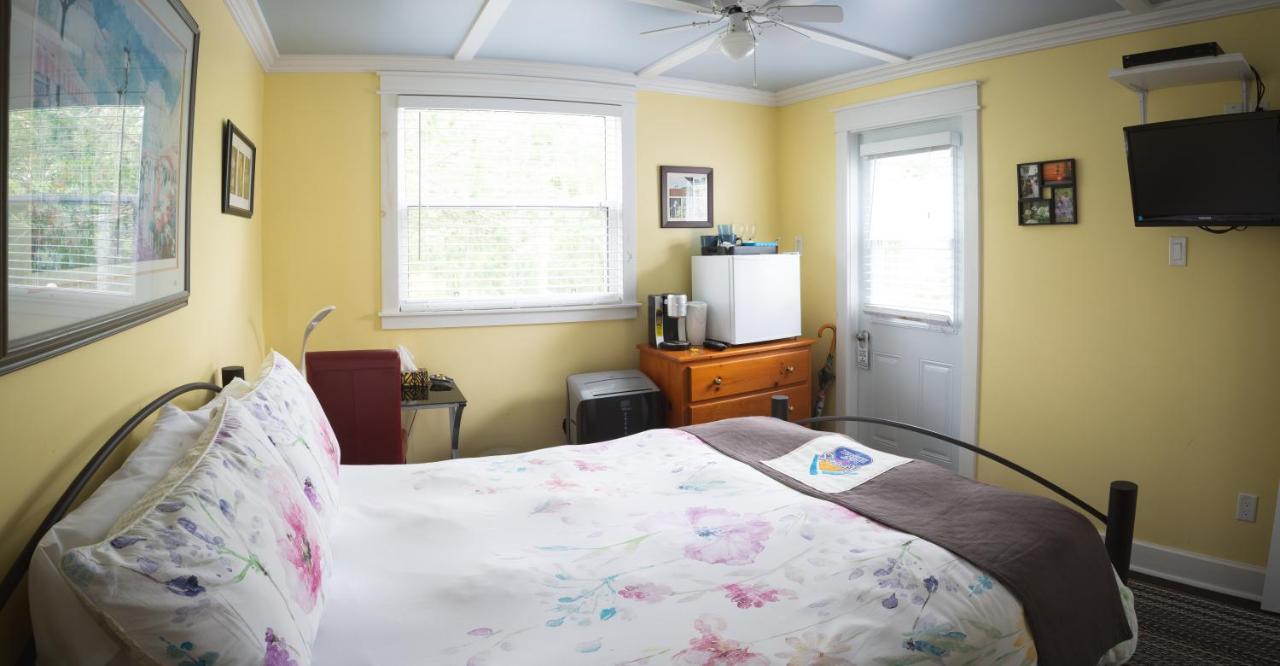 Abbie'S Garden Bed & Breakfast Grand Bank エクステリア 写真