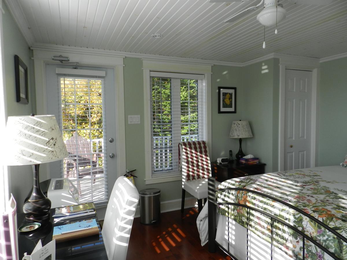 Abbie'S Garden Bed & Breakfast Grand Bank エクステリア 写真