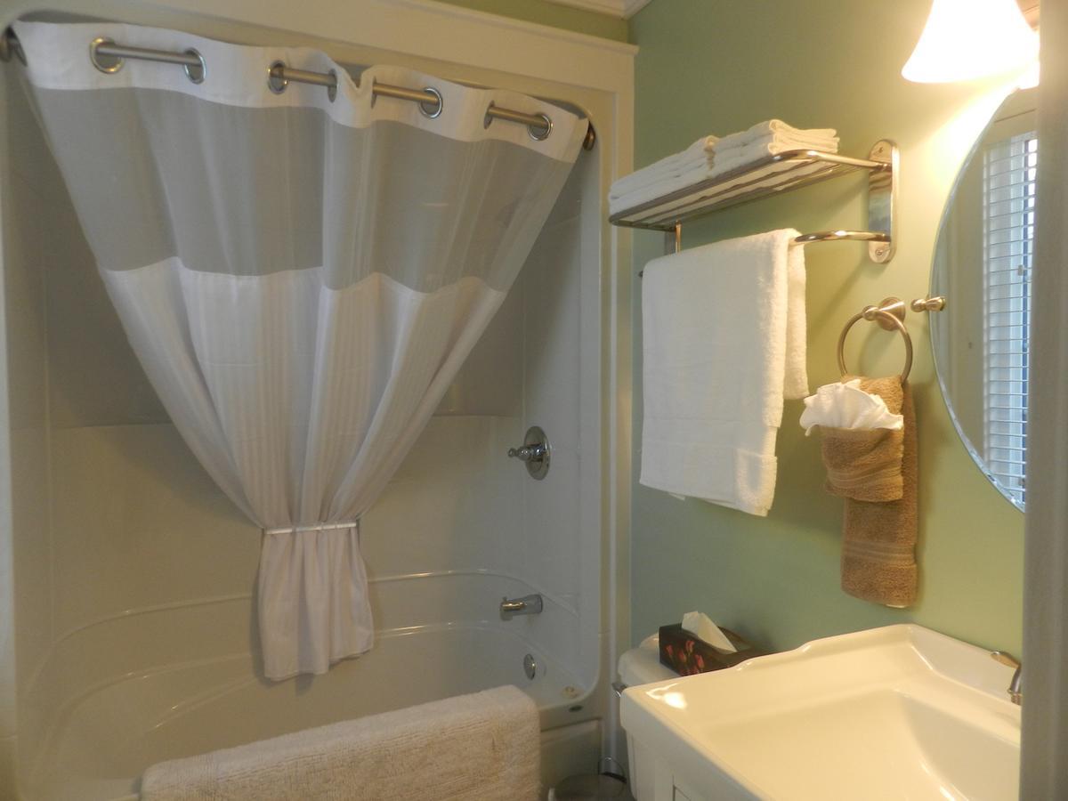 Abbie'S Garden Bed & Breakfast Grand Bank エクステリア 写真